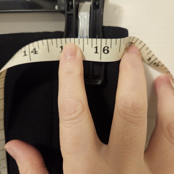 Theory, black skirt, sz 10 - Picture 6 of 6